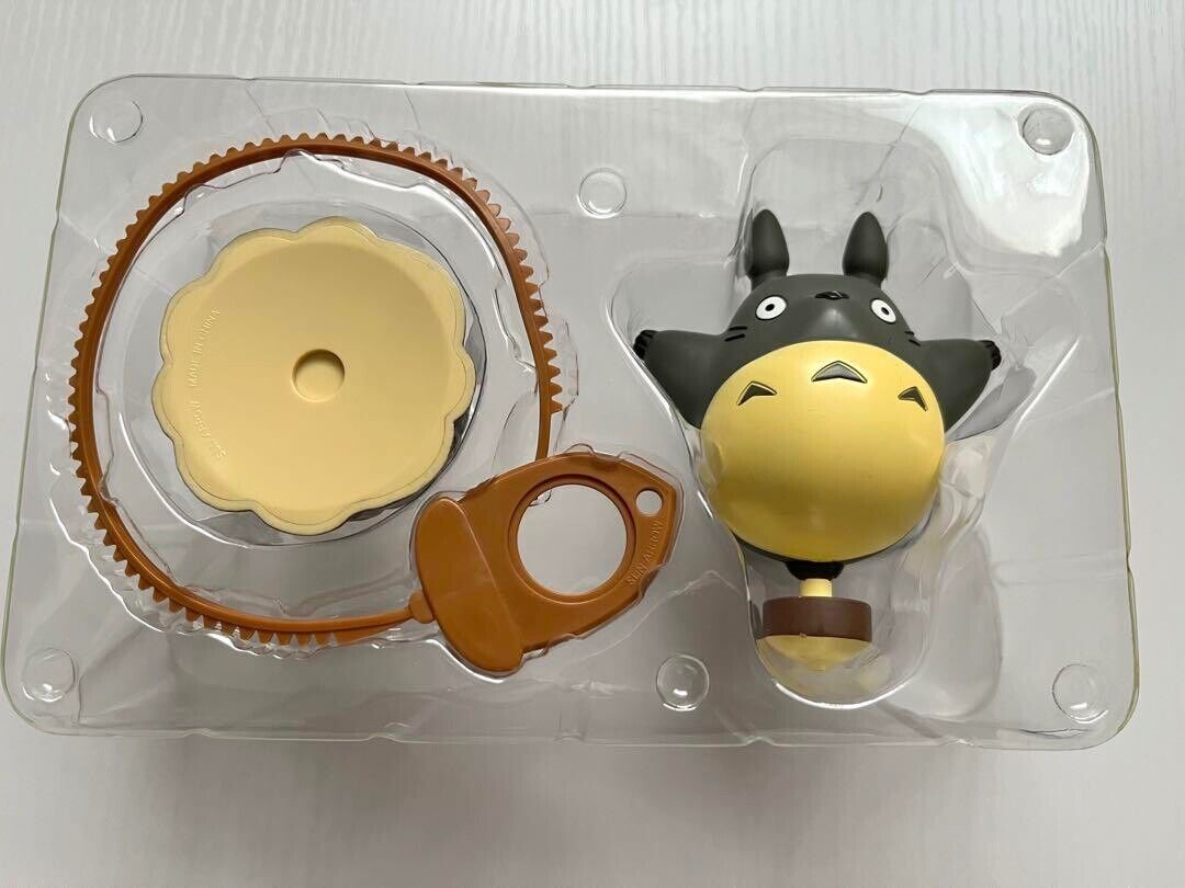 Studio Ghibli My Neighbor Totoro Bun Bun Night Sky Walk Wind-Up Action Figures